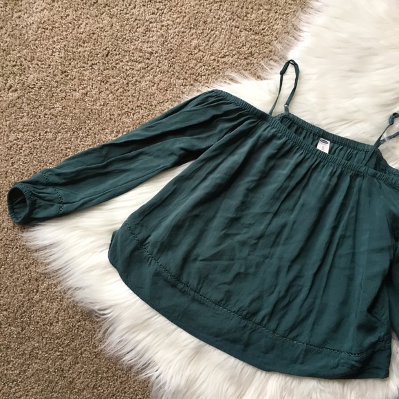 Old Navy Tops - • Old Navy •